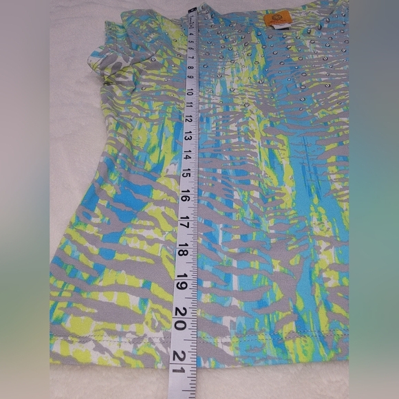 Ruby Rd. Blue and Green Graphic Crop Tee - Picture 6 of 6